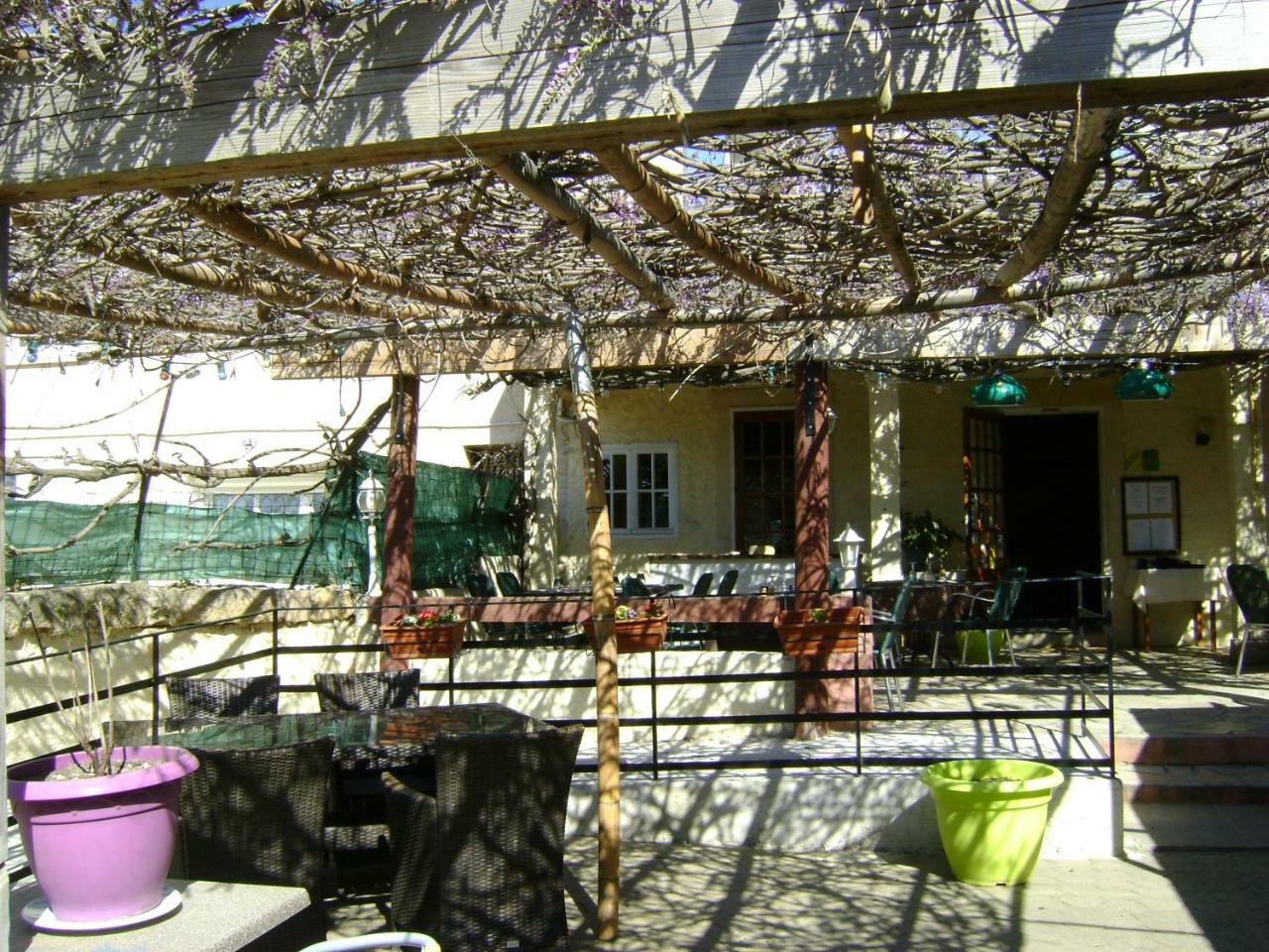Le H De Sernhac Exterior photo